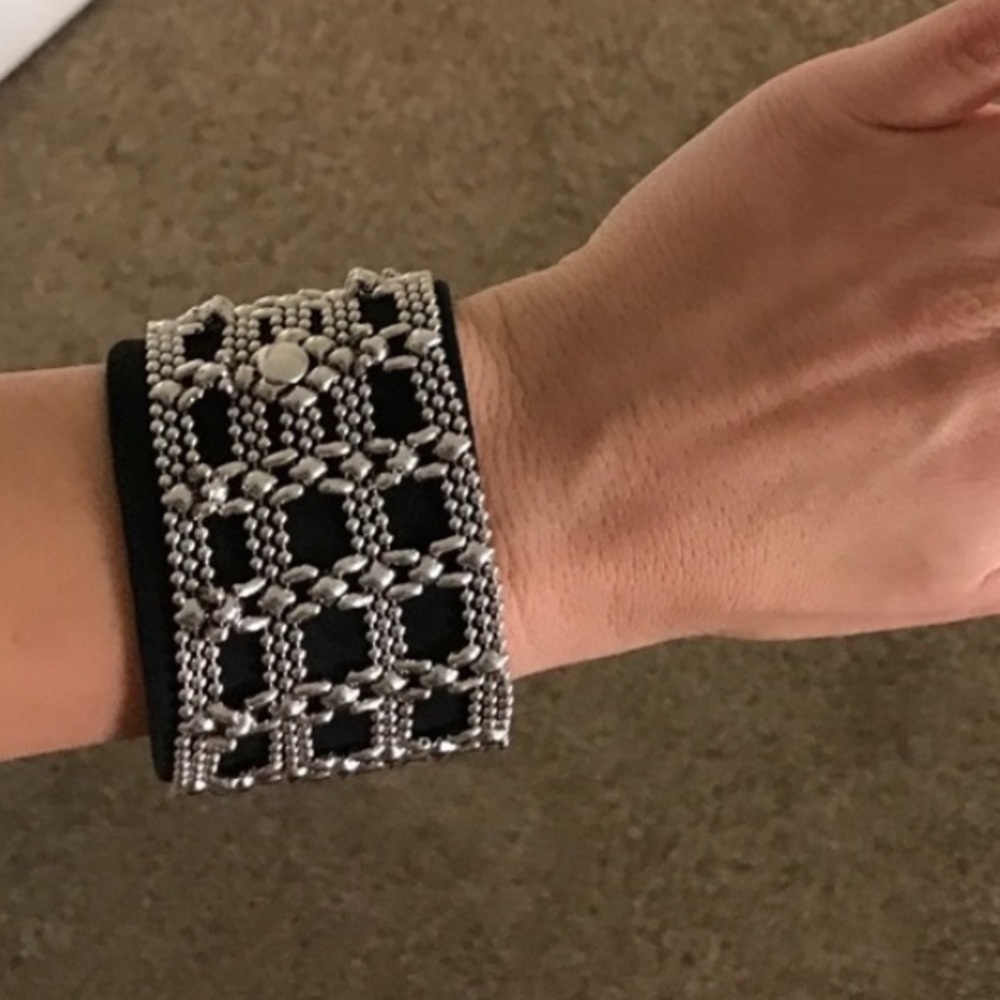 Liquid metal bracelet by Sergio Gutierrez.